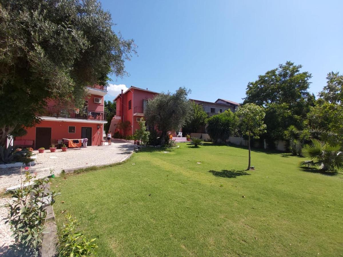Ilias Apartments Ipsos Esterno foto