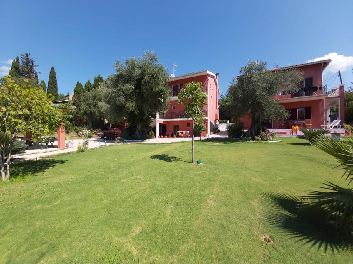 Ilias Apartments Ipsos Esterno foto