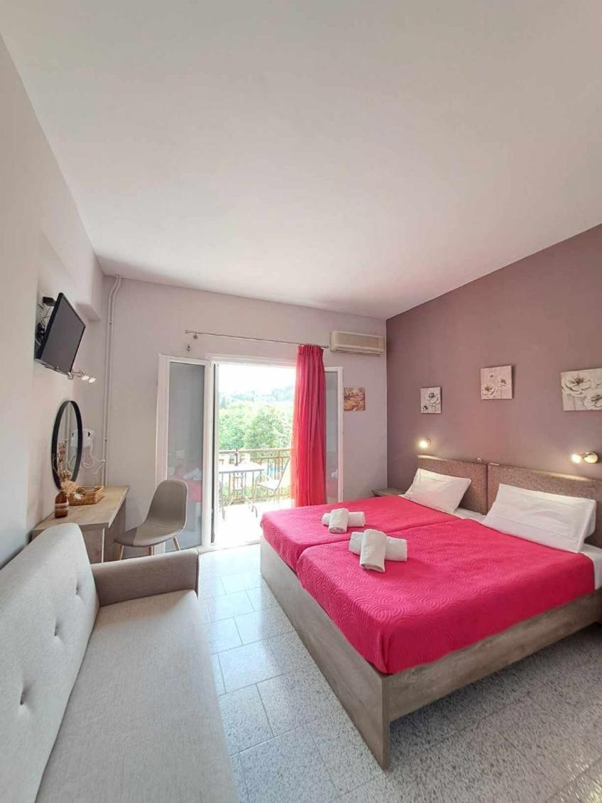 Ilias Apartments Ipsos Esterno foto